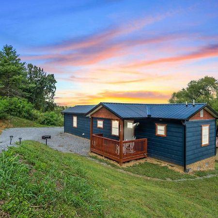Brand New Tiny Cabin! A Bearly Adventure Sevierville Kültér fotó