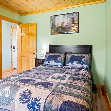 Brand New Tiny Cabin! A Bearly Adventure Sevierville Kültér fotó