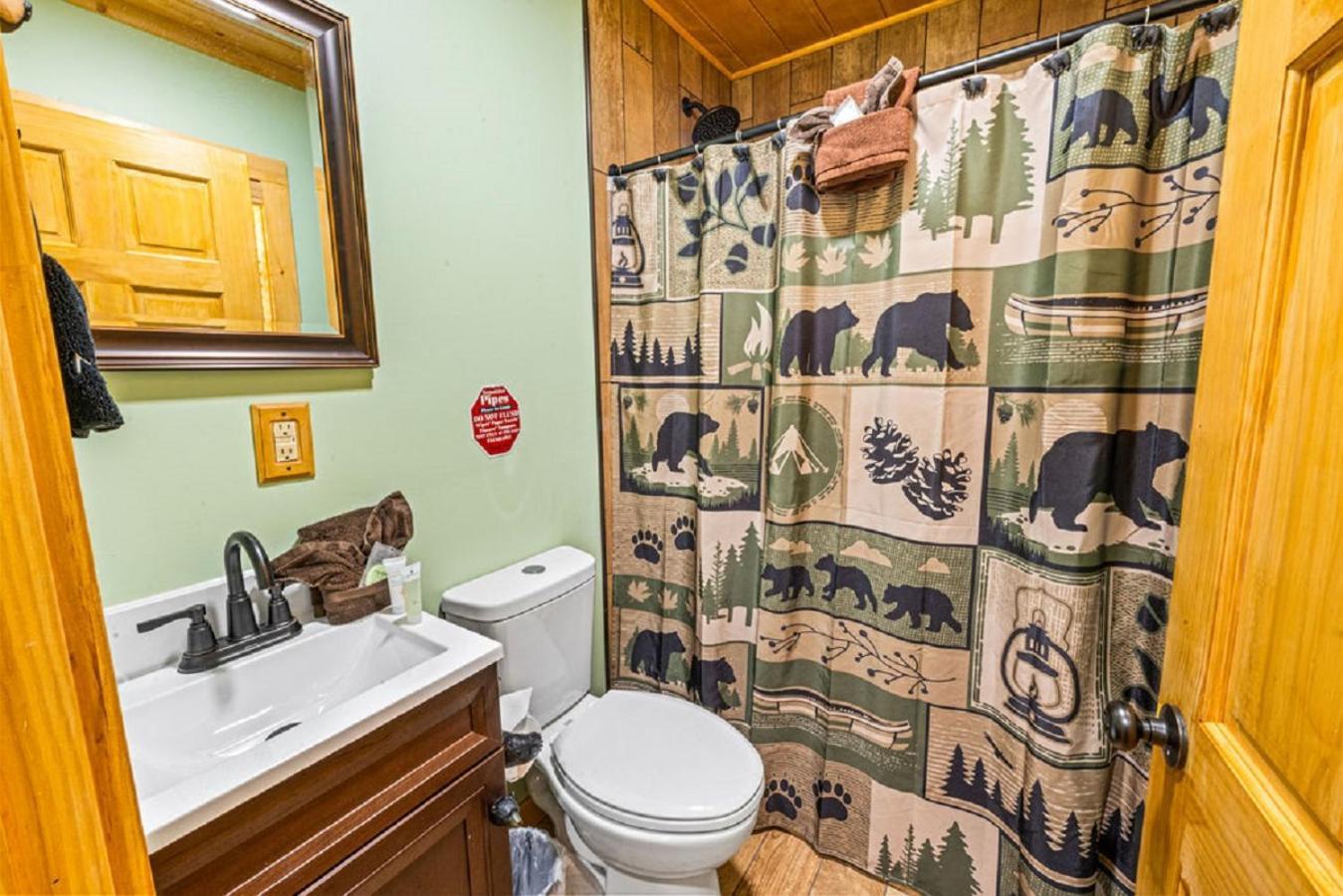 Brand New Tiny Cabin! A Bearly Adventure Sevierville Kültér fotó