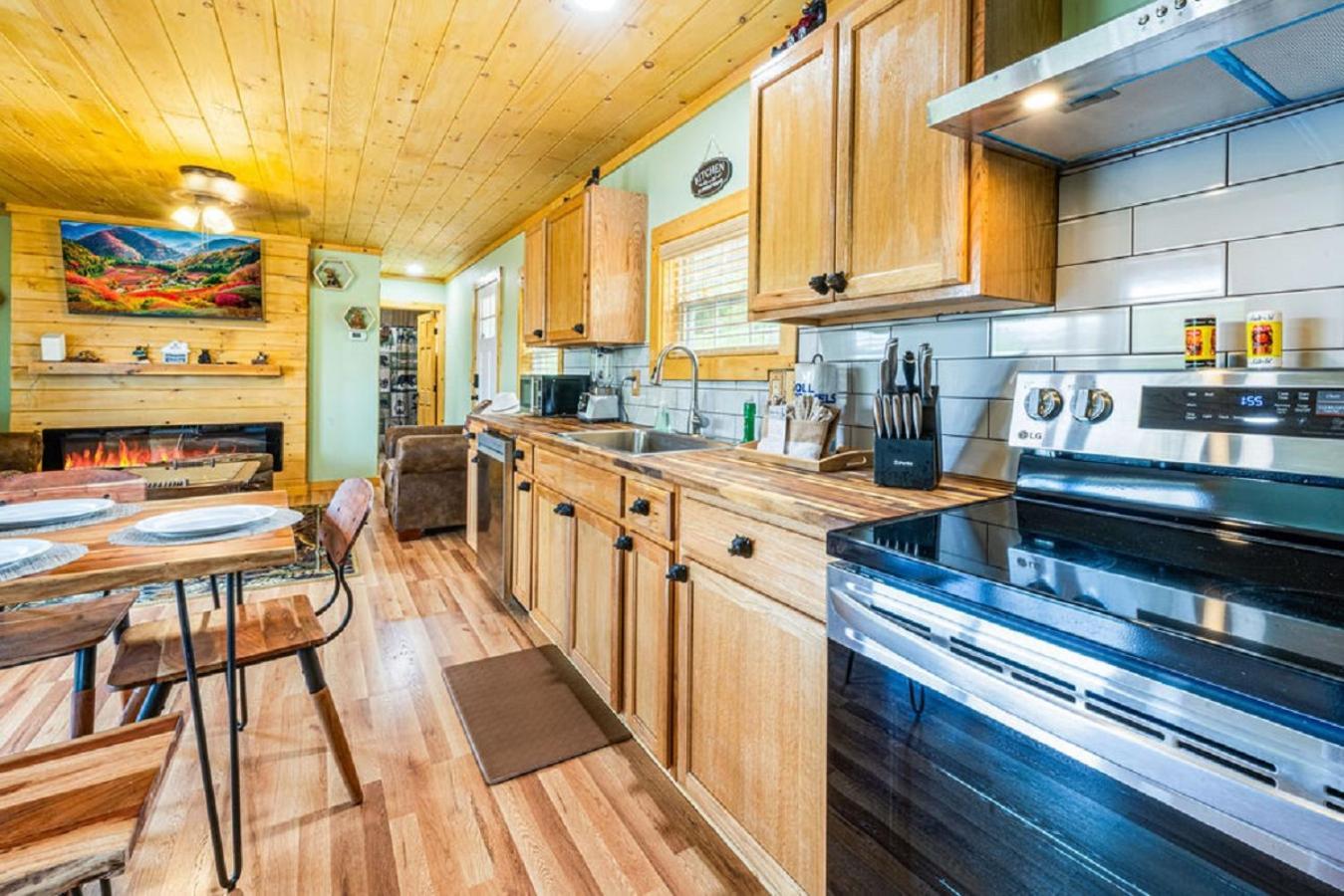 Brand New Tiny Cabin! A Bearly Adventure Sevierville Kültér fotó
